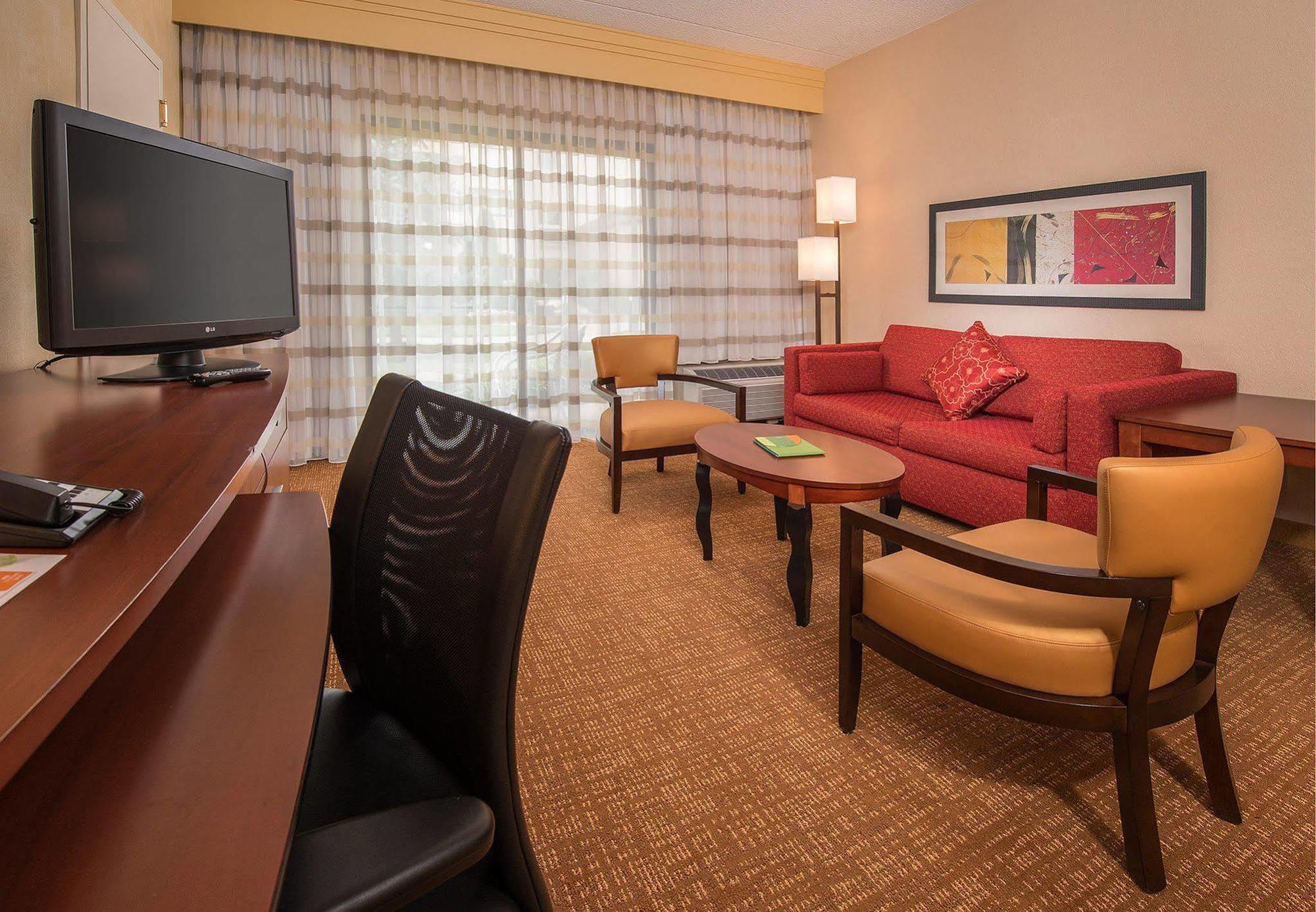 Courtyard By Marriott Dulles Airport Herndon/Reston Ngoại thất bức ảnh